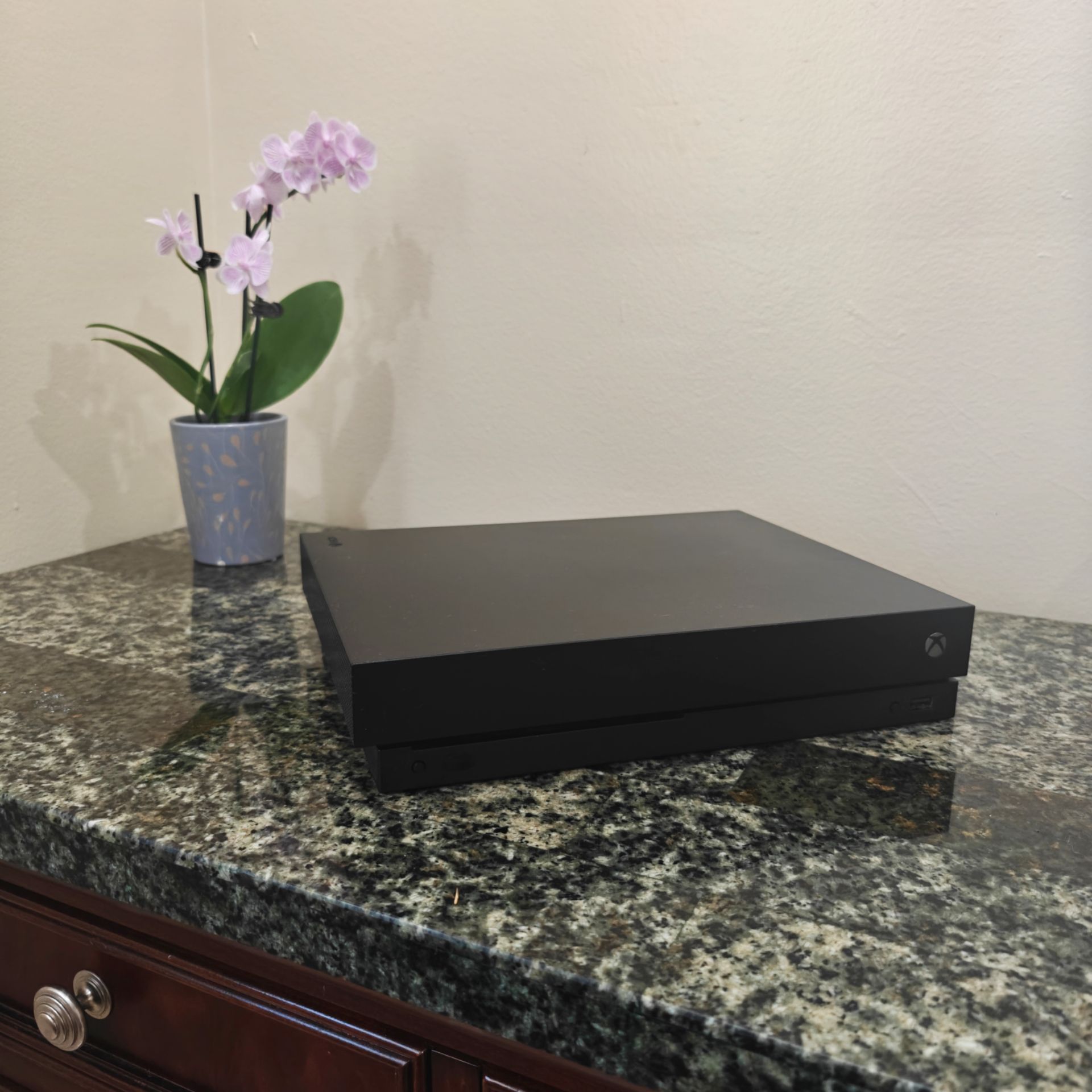 Xbox one X all cables and hdmi included.
