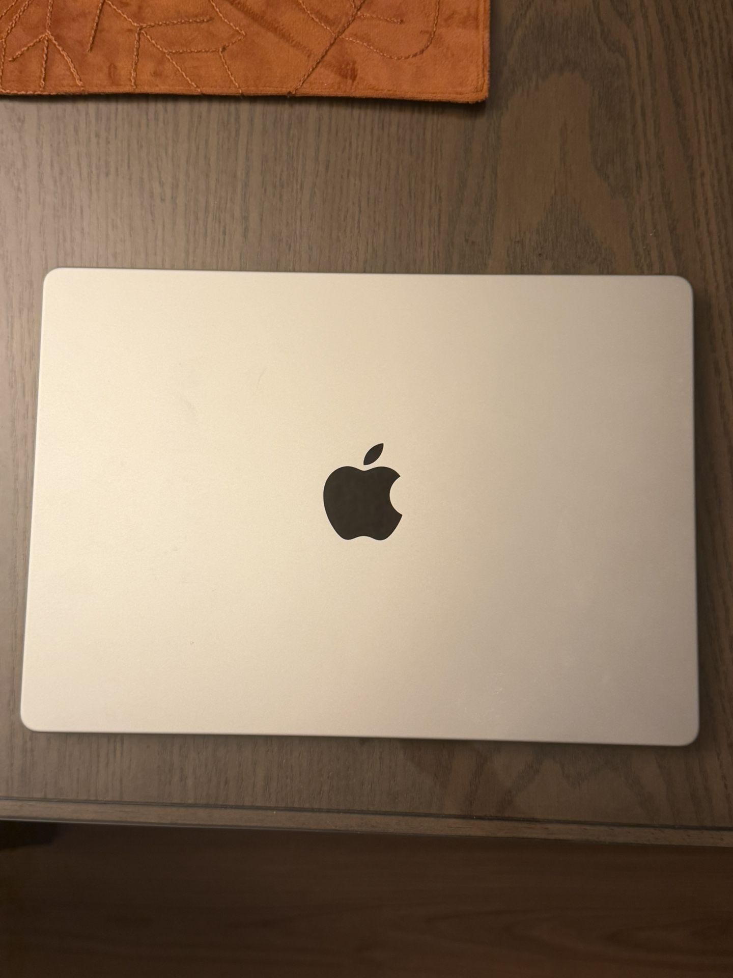 Apple 14" MacBook Pro M3 8GB 512GB SSD