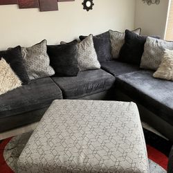 Great Condition Preston Ebony Sectional, Ottoman, and Swivel Chair!!!!