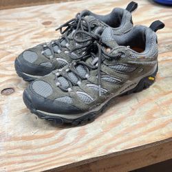 Women’s Merrell Hiking Shoes Size 9