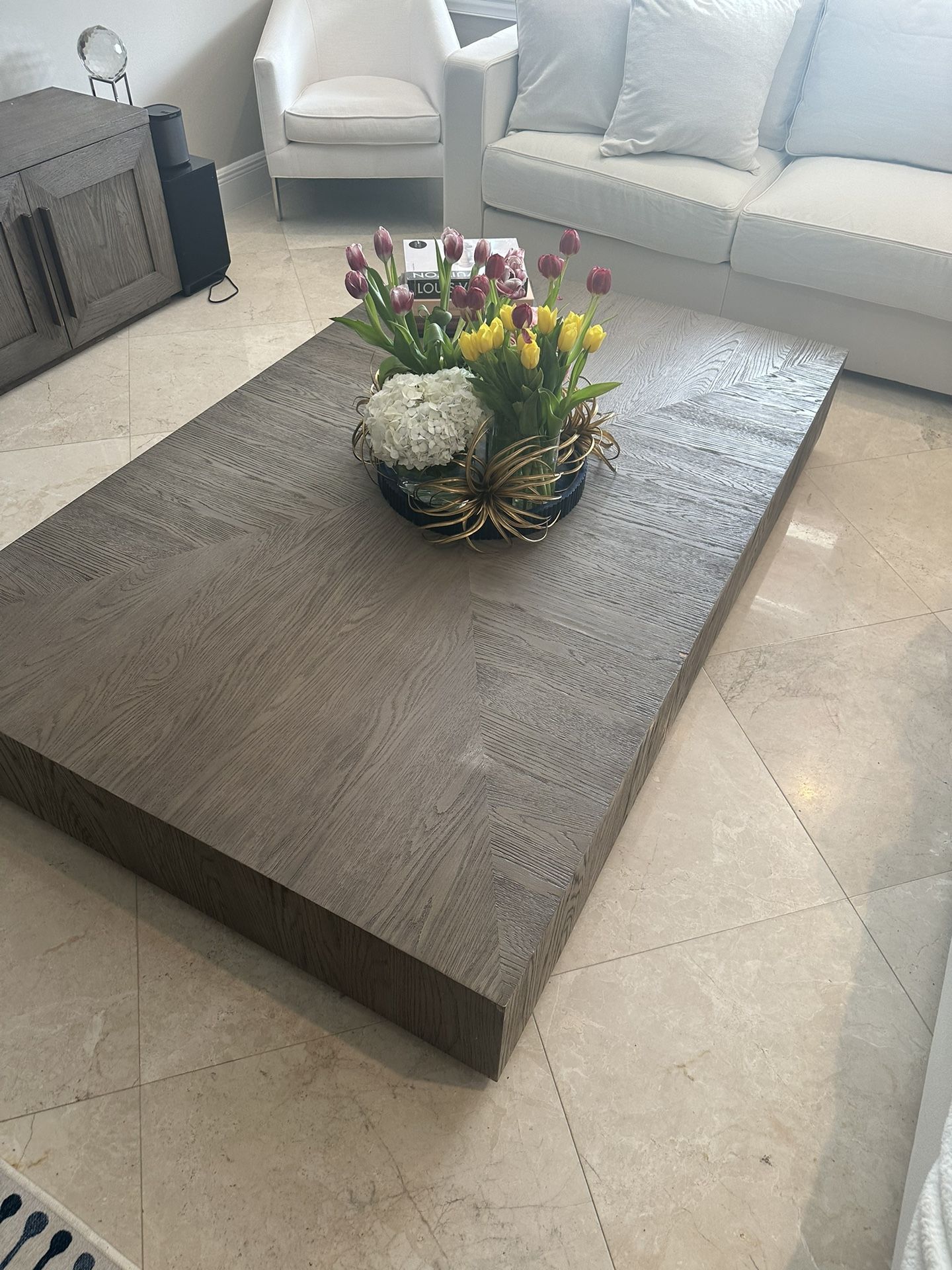 Restoration hardware machinto coffee table outlet