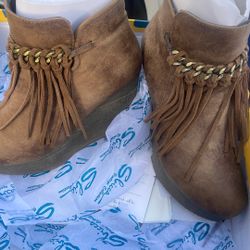 Ankle fringe Boots