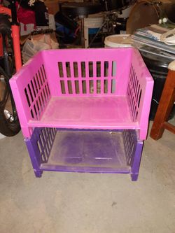 Plastic stackable baskets