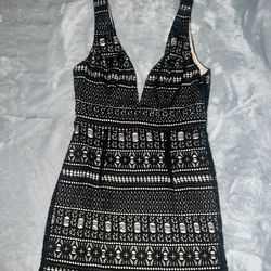 Ark & Co Mini Black Lace  Dress with Nude Liner  - Size Small - High School Dances / Clubbing Dress