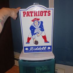 Patriots Sign