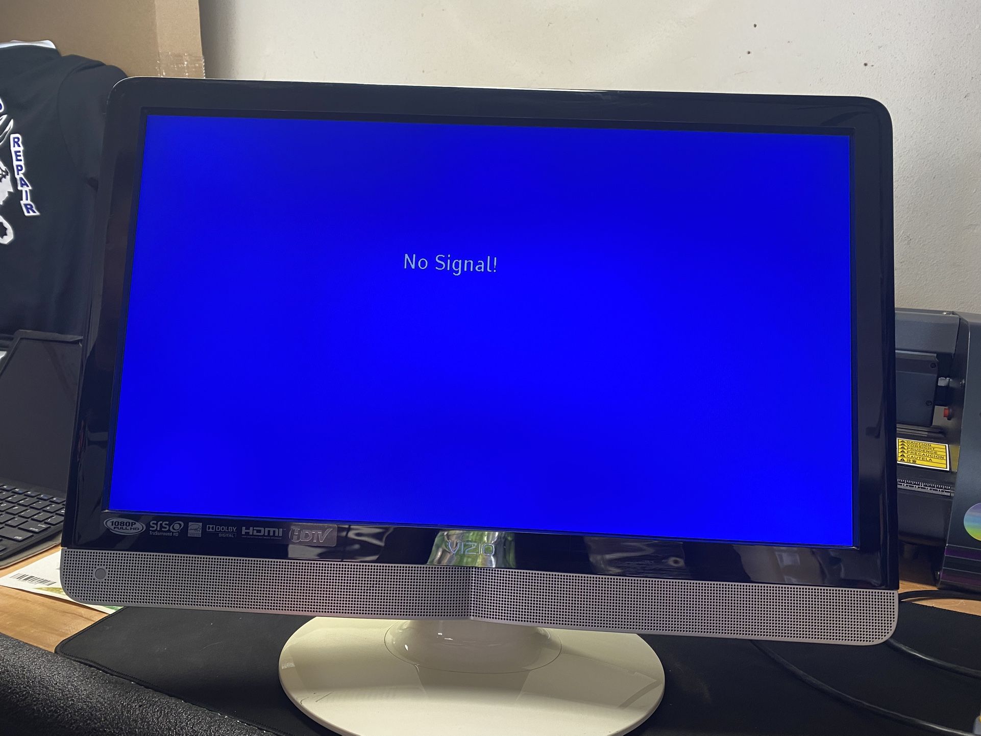 24inch Vizio TV, with remote