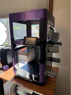 Flashforge AD5X multicolor enclosed 3D printer with accessories and filament