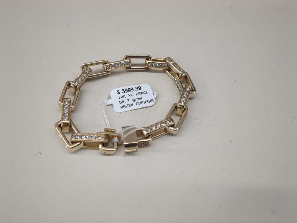10k Solid Gold Diamond Bracelet 54.7 Grams Layaway Available 10% Down If You Are Interested Please Ask For Maribel Thank You 