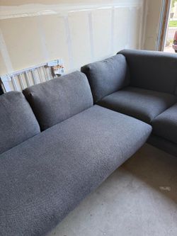 Modern Gray Sectional Sofa – Clean & Comfortable
