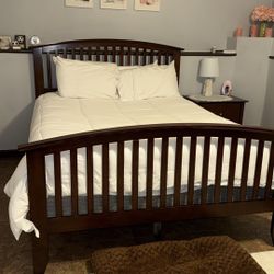 Solid Wood Queen Bedroom Set – Bed Frame, Dresser w/ Mirror & Nightstand