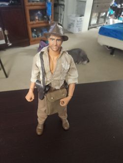 2008 Indiana Jones 12 inch electronic figure with accessories