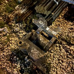 John Deere Swivel Bucket Attachment For 50 G And Bucket 