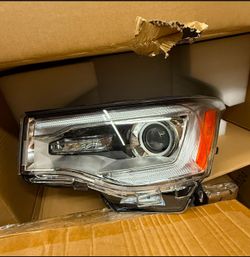 LH headlight GMC Acadia 2017 2018 2019 Chrome Headlamp w/DRL Assembly driver side 