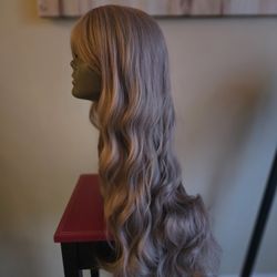 Golden Blonde Wavy 32" Wig NEW