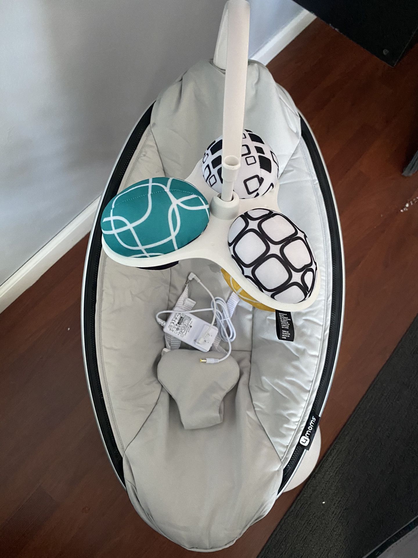 4 Moms momma Roo 4 Swing