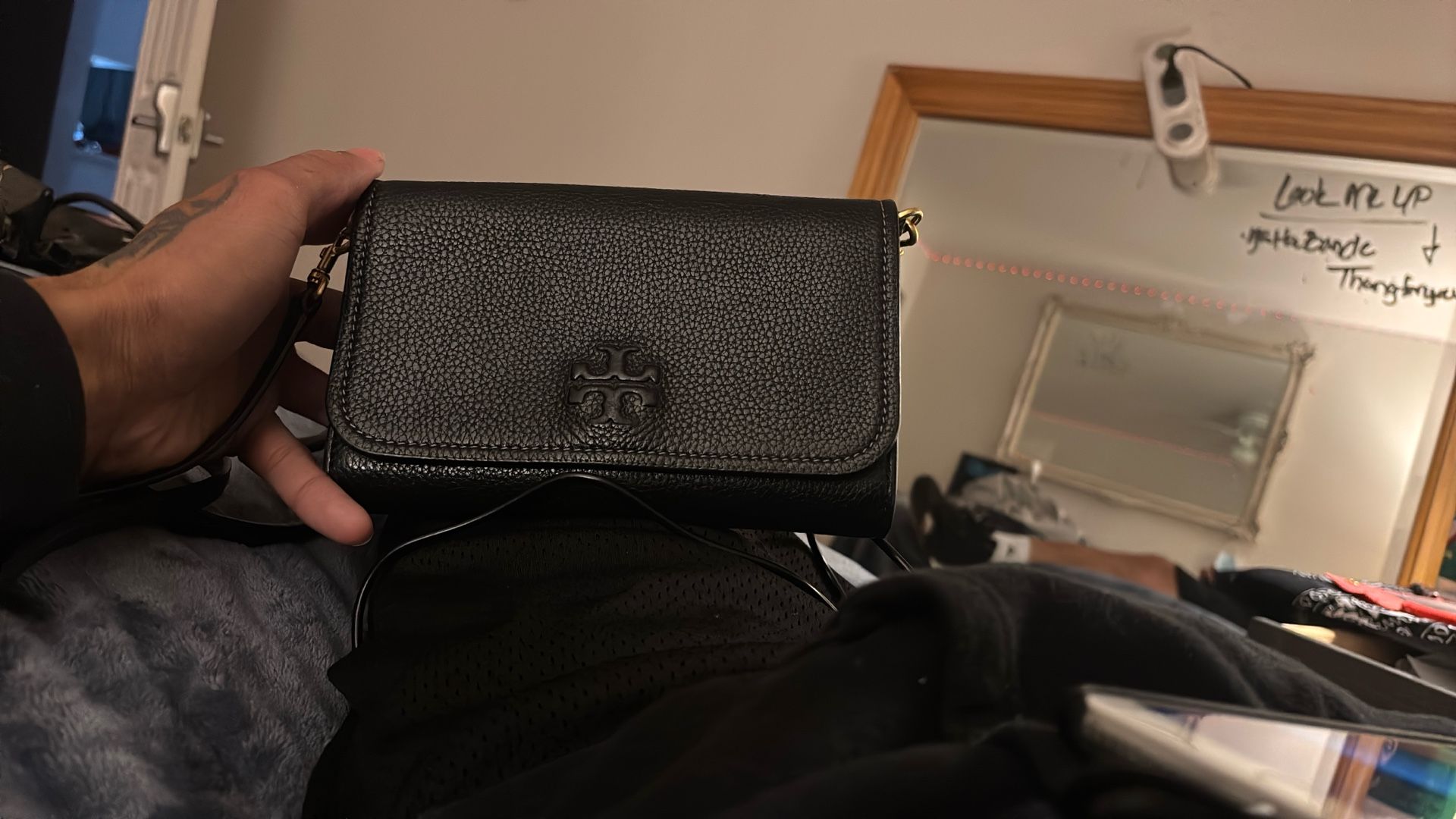 ory Burch Thea Flat Crossbody Wallet 