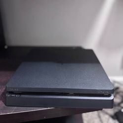 PS4 Slim 1 TB