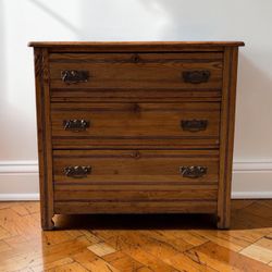 Gorgeous Antique Victorian Eastlake Dresser