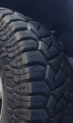 35x12 50r17