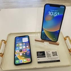 Apple iPhone X (Unlocked) - Pre-Owned
