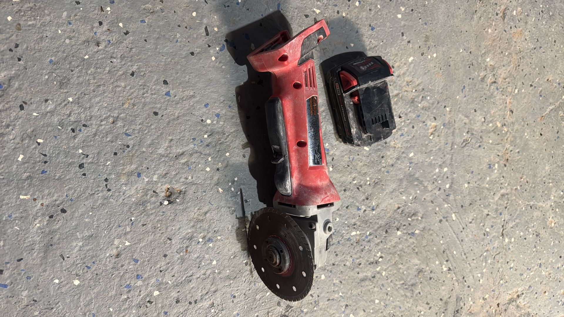 Milwaukee M18 Grinder With M18 Lithium Ion Battery