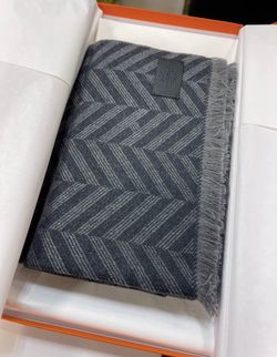 Hermès Authentic Scarf 100% Cashmere
