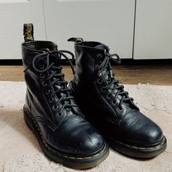 Doc Martens Leather Boots