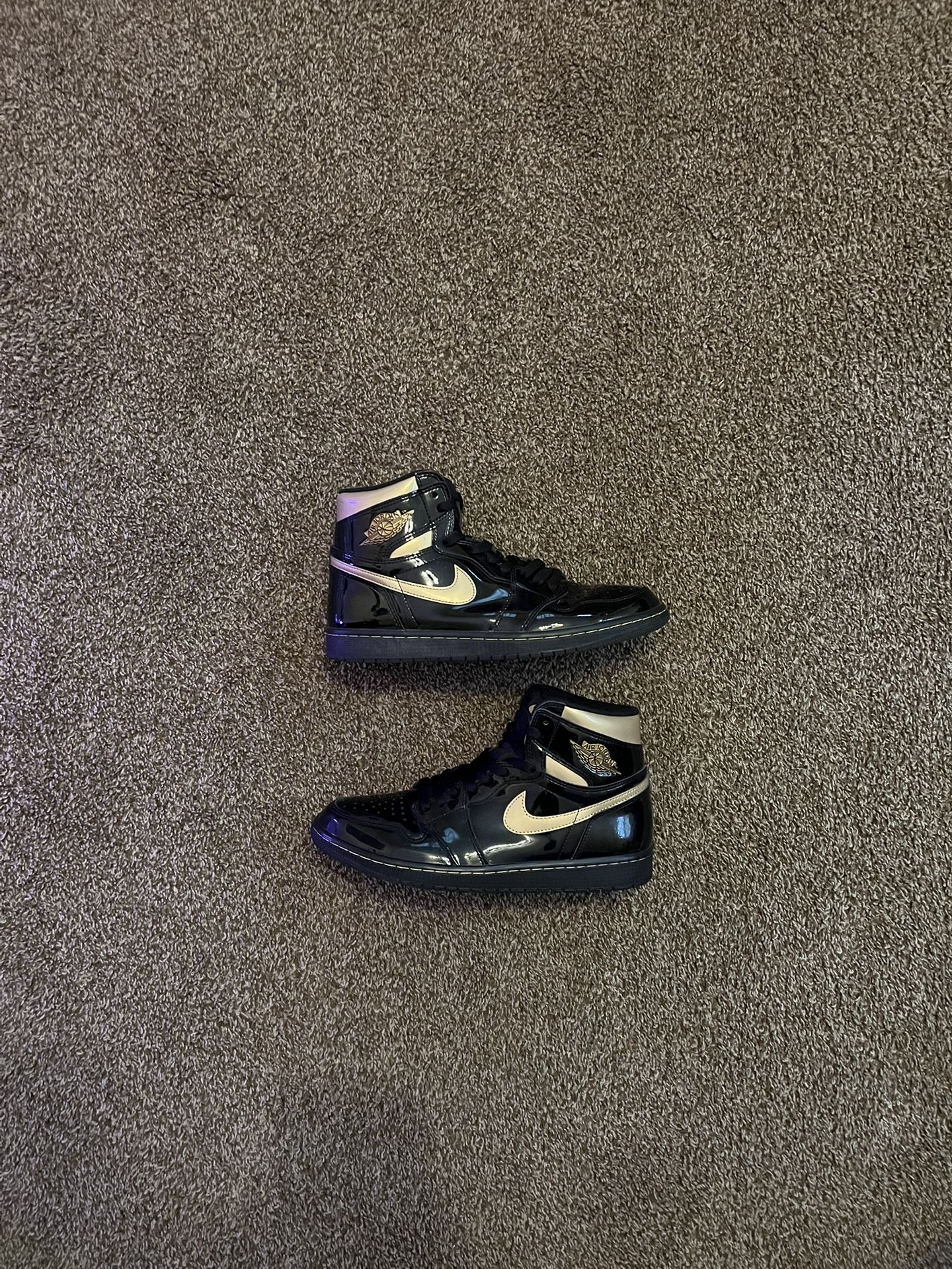 Jordan 1 Black Metallic Gold Size 10