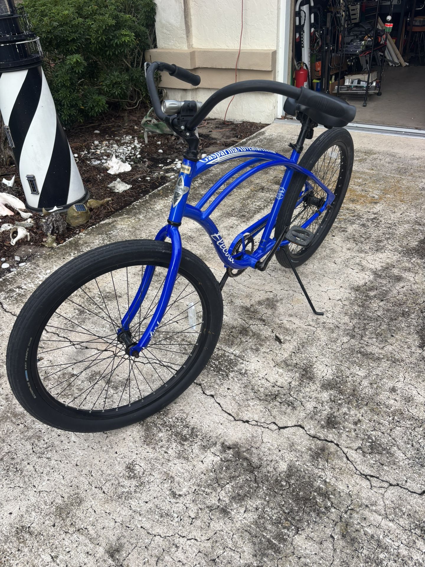 Electra Lux1 by Trek Beach Cruiser Bike in Excellent Condition.