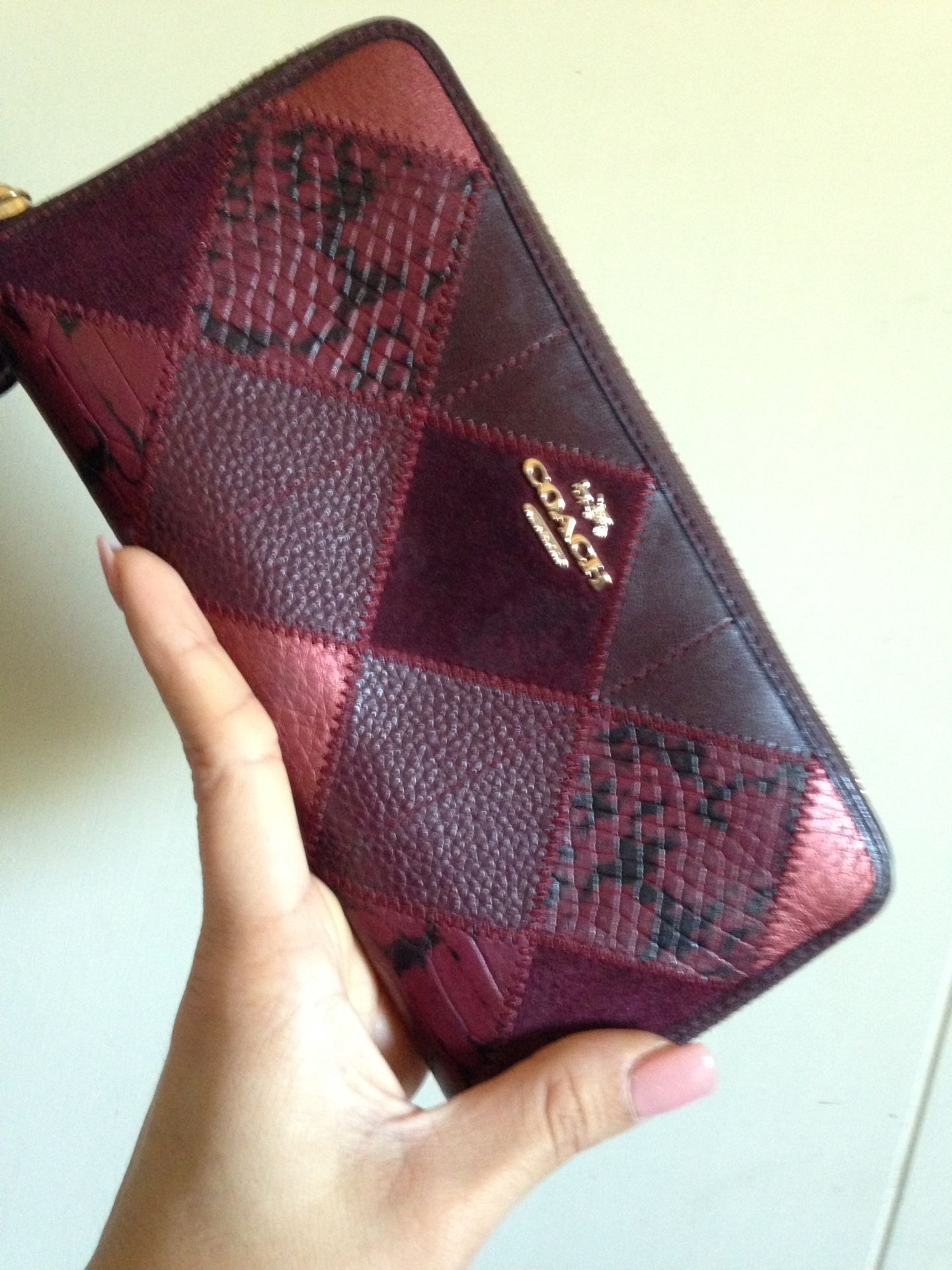 Louis Vuitton Men's Wallet for Sale in Hawthorne, CA - OfferUp