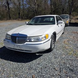 2001 Lincoln Town Car