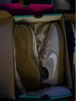 Nike SB Team classic desert sand/white