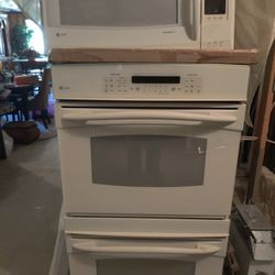  Double Oven and Microwave 