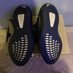adidas Yeezy Boost 350 V2 Men's Athletic