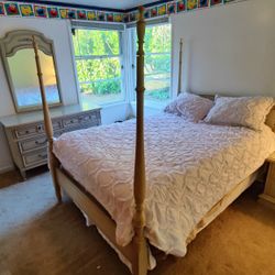 White Full Sized Canopy Bed