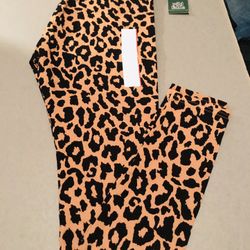 New Cheetah Print Leggings Size XS