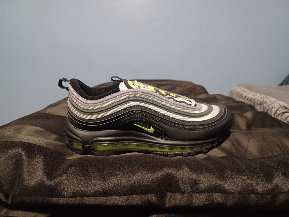 Brand New And Original Kid's Nike Air Max's 97 Sneakers Sizes 6y