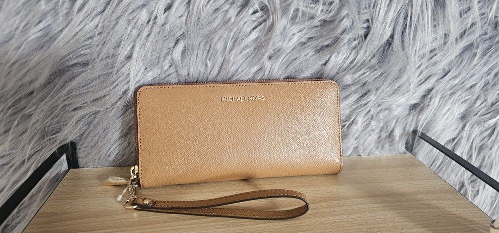 Michael Kors Wallet NWOT