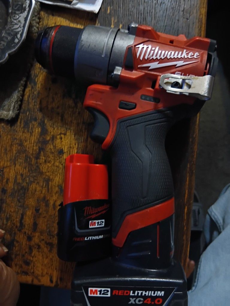 Milwaukee M12 Fuel Drill