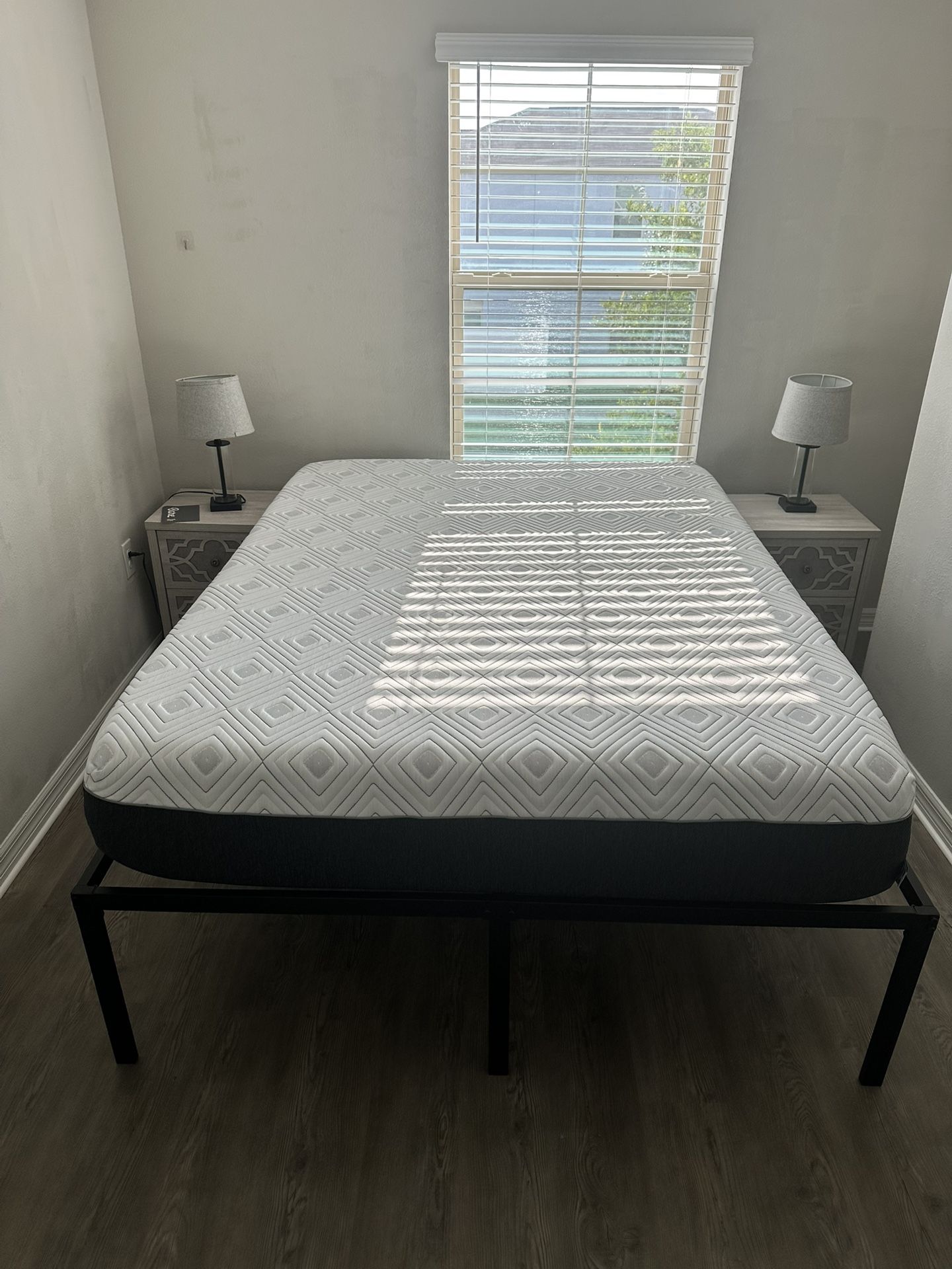 Queen Mattress With Metal Bed Frame