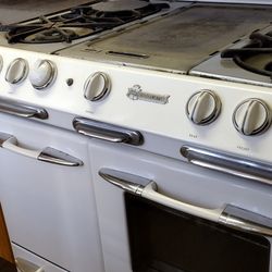 O'Keefe And Merritt's Antique Stove 