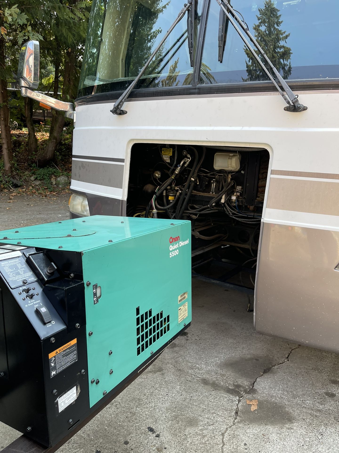***Generator installation/service Only*** for RV, Motorhomes, Coach, Camper, Fifth Wheel, Foodtruck or Trailer.