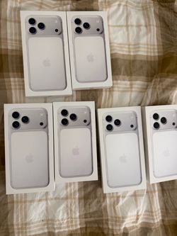 Apple iPhone 17 pro max silver or iPhone 17 pro silver unlocked new sealed box with Apple receipt 🧾 I can deliver