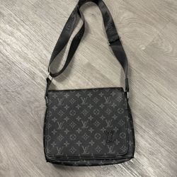 LV District Messenger Bag