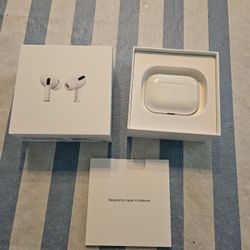 Apple MLWK3AM/A AirPods Pro 1st Gen with MagSafe Charging Case