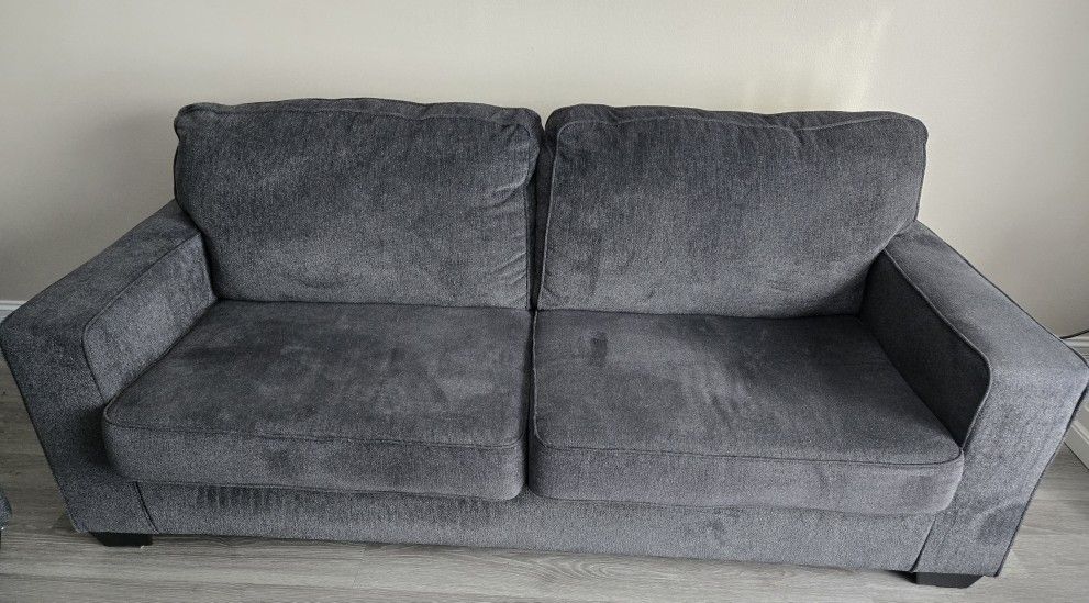 $100 Couch in really good condition.