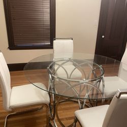 Beautiful Glass Table With 4 Chairs 
