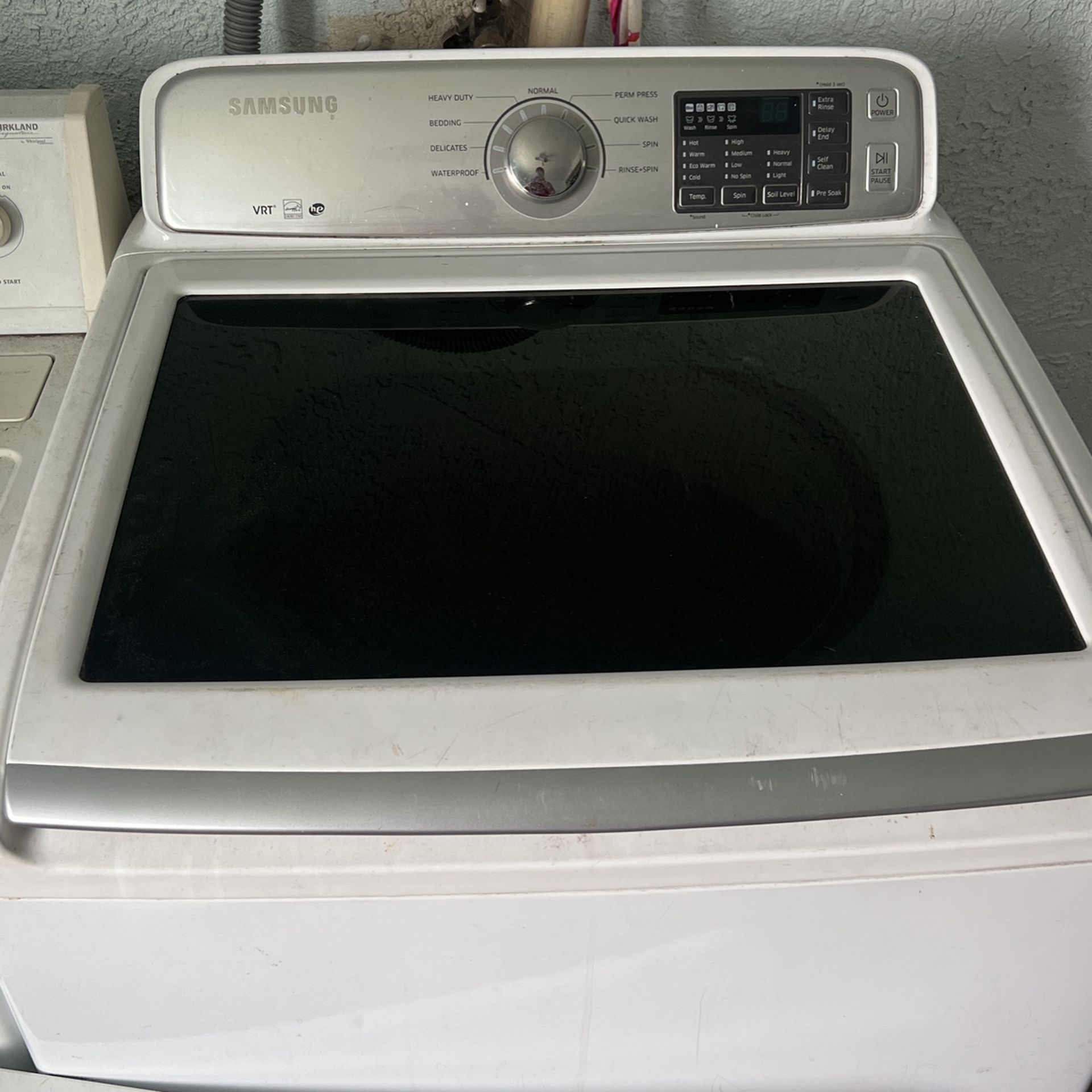 Used Washer Dryer Combo (mismatch But Working) for Sale in Fontana, CA