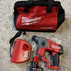 Milwaukee M12 FUEL 12V Lithium-Ion Brushless Cordless 5/8 in. SDS-Plus Rotary Hammer Kit with One 4.0Ah Battery and Bag