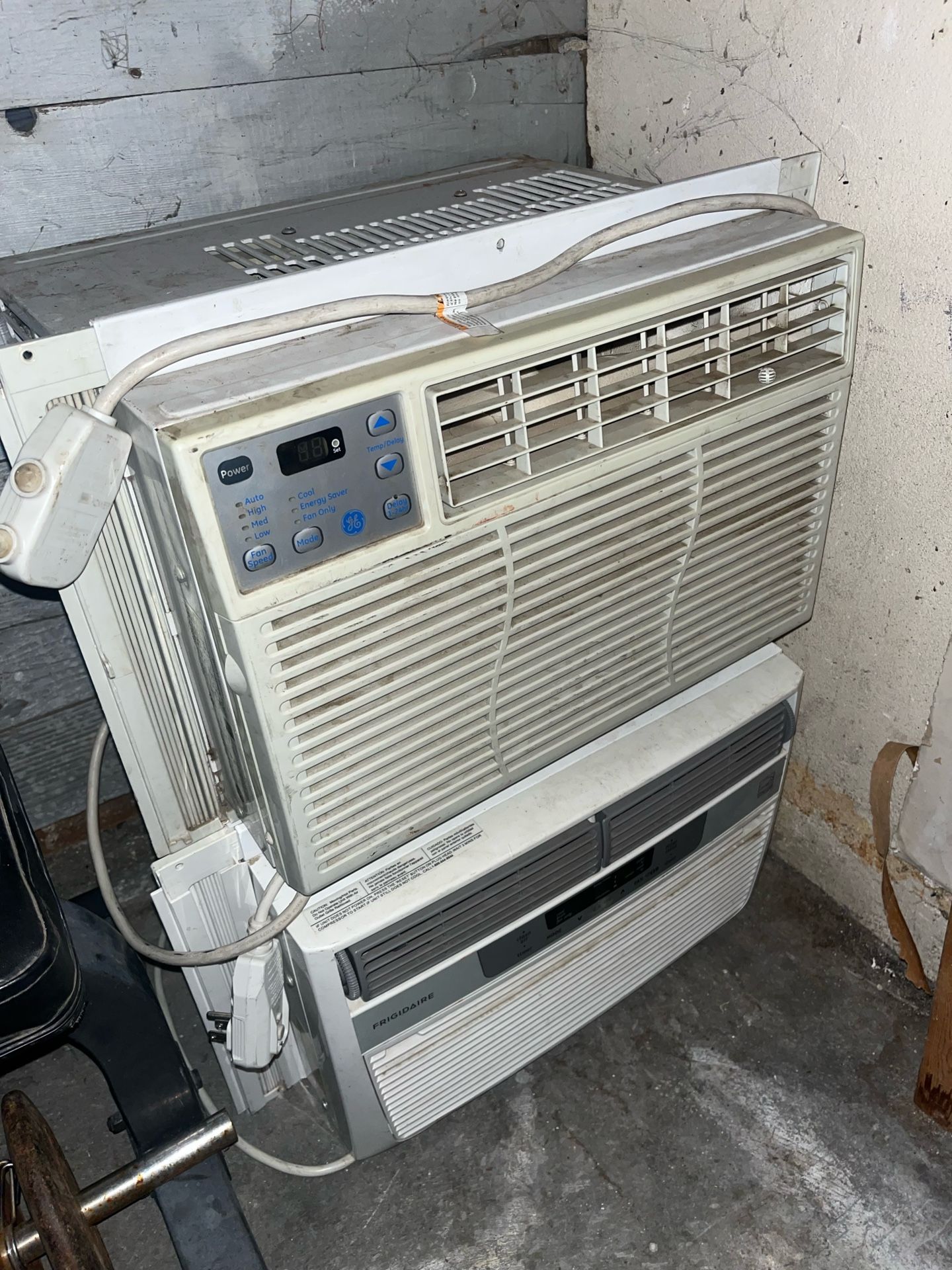 AIR CONDITIONER